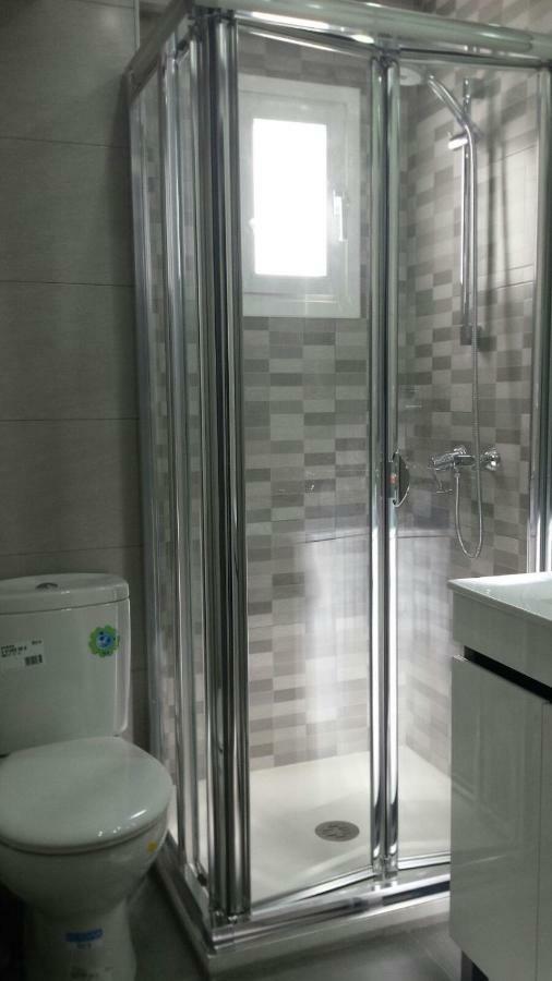 Apartamentos La Vaguada Suites 마드리드 외부 사진